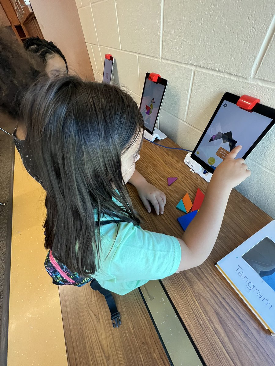SarffAHLmedia's tweet photo. #maketank #STEM #trustyhuskies https://t.co/2Q7H4CWQRc