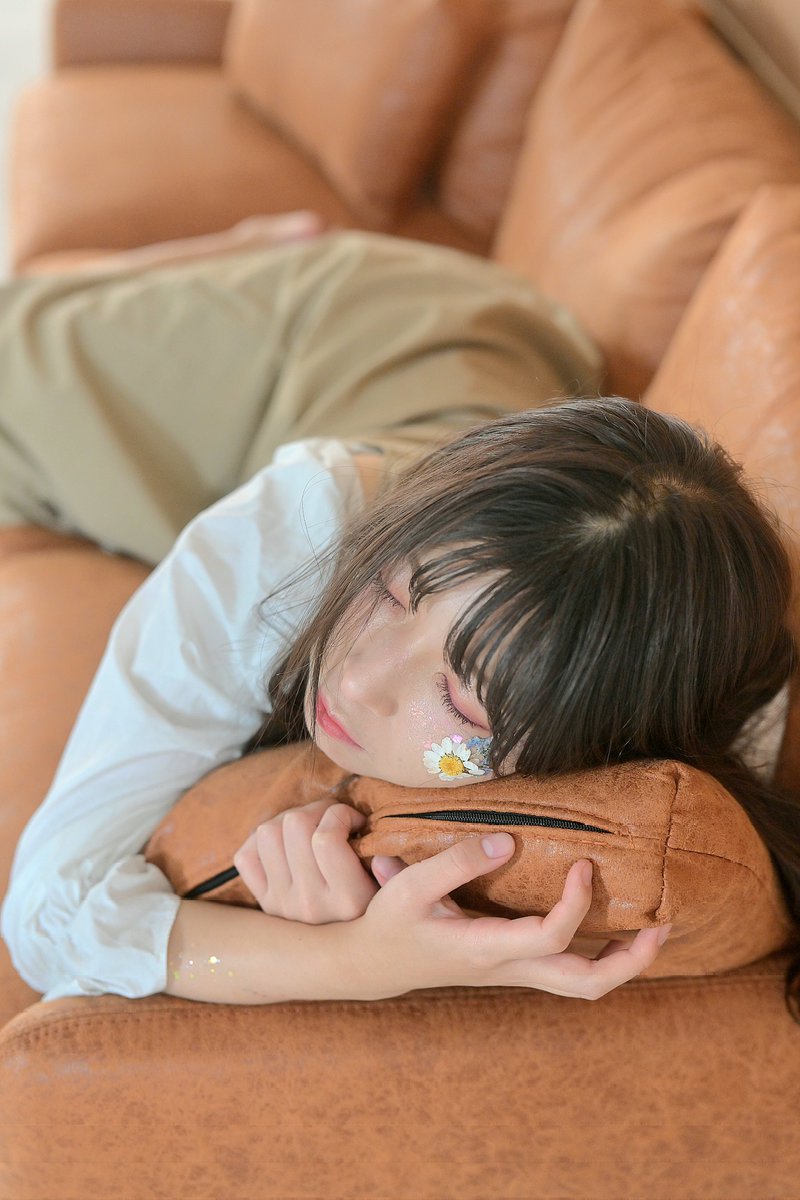 Kazuochan319's tweet photo. あたまナデナデ　ヾ(・∀・｀*)
model
@kominato_sumire 

#Studio05
#しろくま
#自然光
#可愛いね https://t.co/5WXFC6YF1H