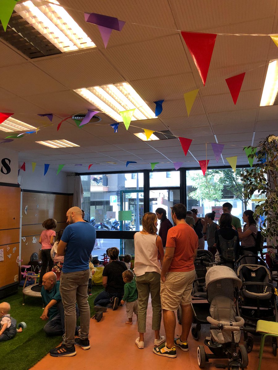 Avui s'ha inaugurat l'Escoleta Popular de Molins💥🎊

Gràcies a totes per venir. Gràcies als infants, les famílies, les acompanyants i totes les companyes de l'Escorça que fan tot això possible😊

Orgull de poble i d'Escoleta! Seguim creixent❤️