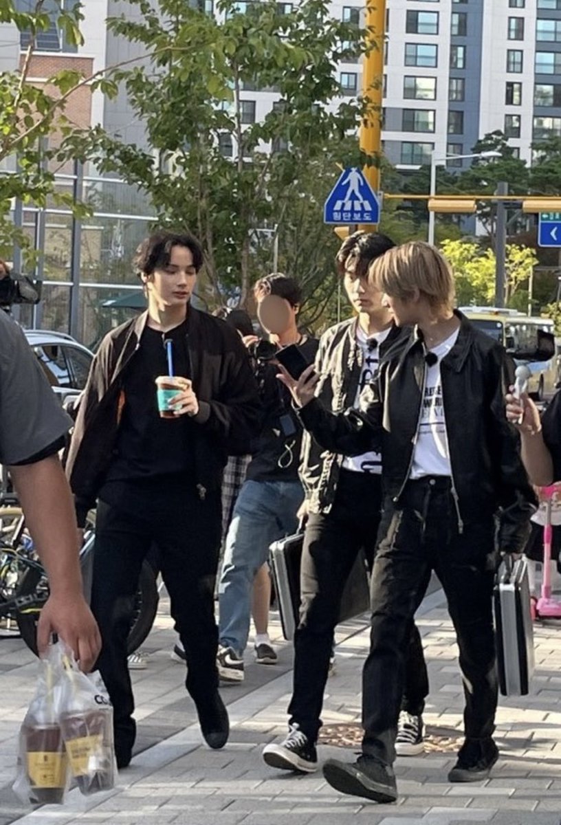 tomatomintcho's tweet photo. kai looking damn fine https://t.co/KmUXEOcdzf