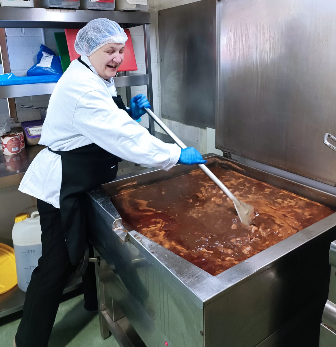 BrocklebysPies's tweet photo. On this cool day🥶that's a deliciously warming Wild Beaver pie filling you're stirring there Michelle.

#pielovers #easymeals #colddays #behindthescenes #piemaker #steakandalepie #handmadepies #familymeals #buttercrustpastry https://t.co/LyuEQ6e1ic