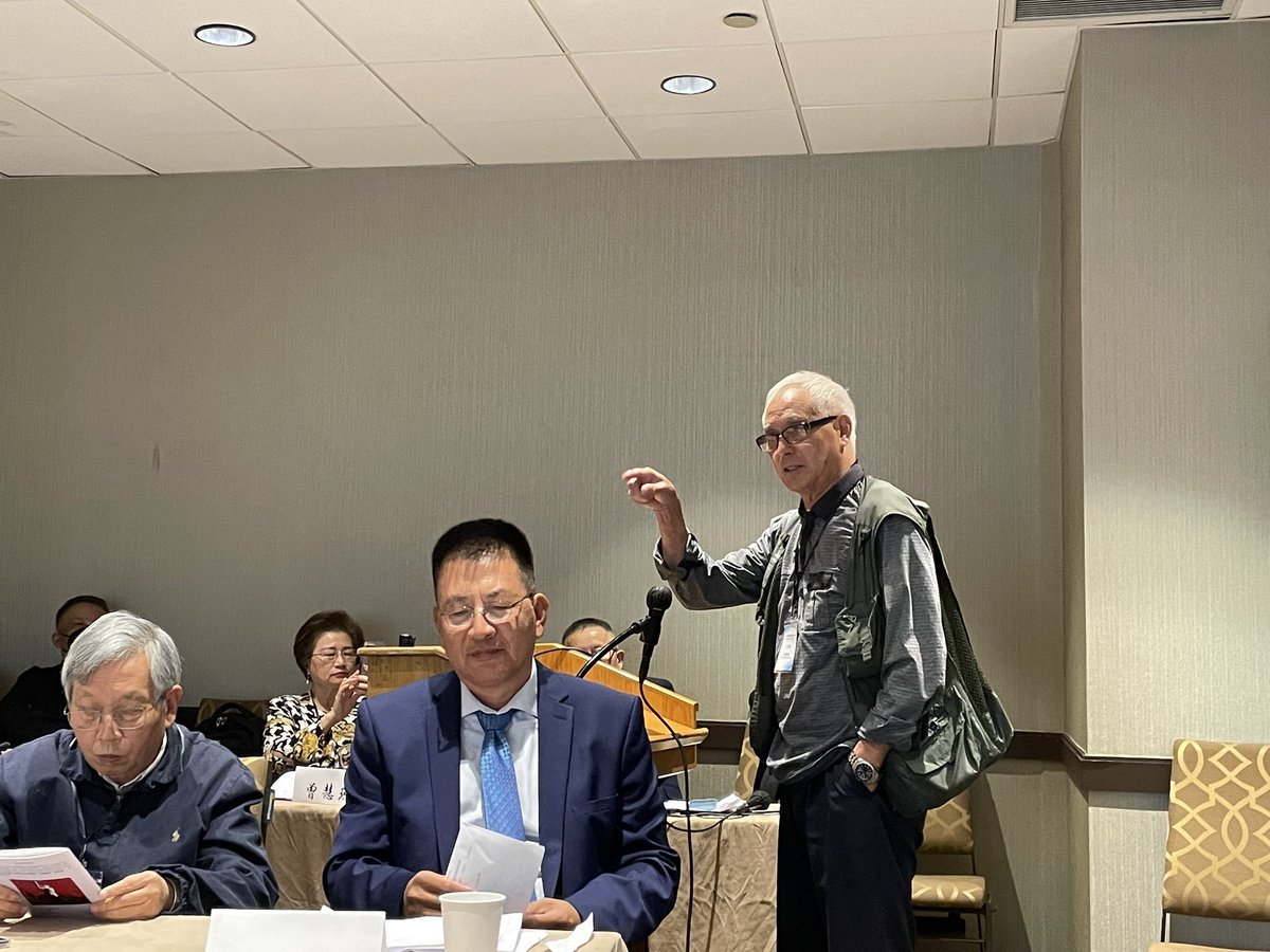 目前查明上周在纽约举办的《二十大后中国前景研讨会》是明镜老贼何咖啡出资的老鼠会，参加会议的每只老鼠都心知肚明本次会议的性质和目的。

建议这帮孙子以后脱下底裤裸奔前将裤衩套一下自己的逼脸后再出镜裸奔！