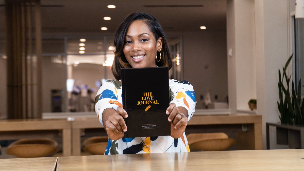 sscfinearts's tweet photo. To all you love birds out there! Alice Sanders, of Arts and Communication department, will have a book signing on 10/12 at 3:15 pm on S/LM campus bookstore to promote her wonderful book , “The Love Journal”. You can also follow Alice on her Instagram at “theofficiallovejournal”. https://t.co/V2lNZEbSon