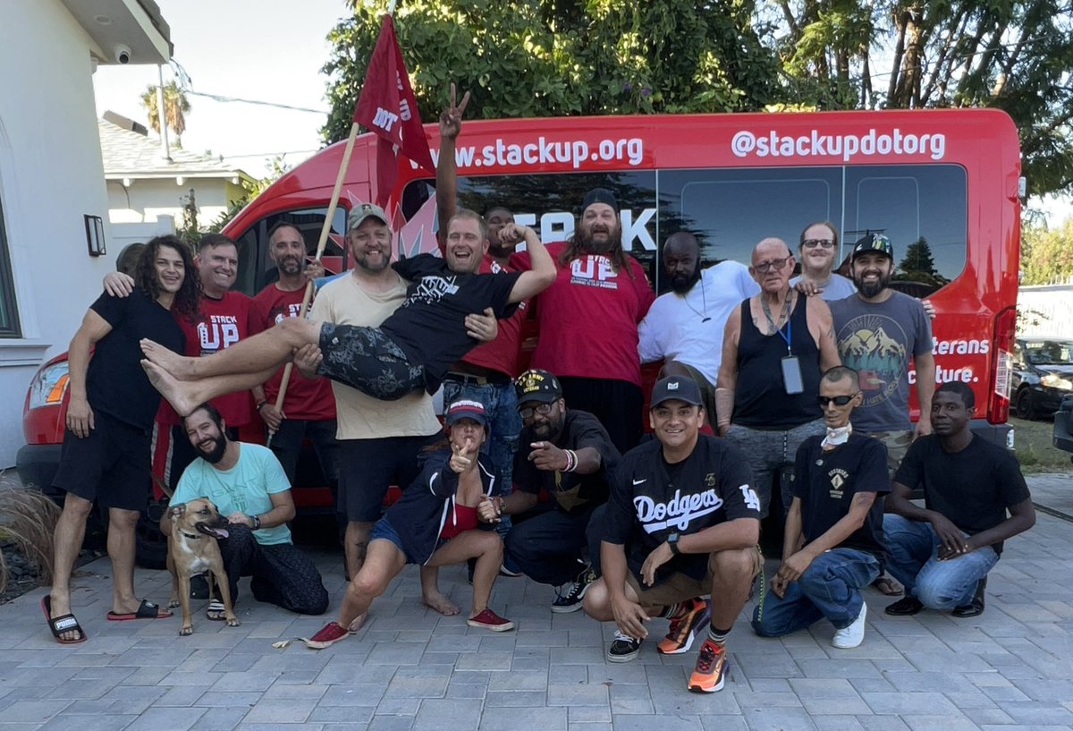 ShanghaiSix's tweet image. Now that’s how you end a day at @StackUpDotOrg #PhalanxHouse! Full house yesterday: 18 veterans and THREE service dogs! 

@JVSSoCal @zenner_jim