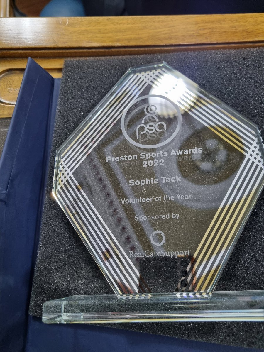 Sophieofford2's tweet photo. Thank you so much, won preston sports awards volunteer of the year.  @prestoncouncil @STFSDC @UCLan https://t.co/BqAJOsWVm8