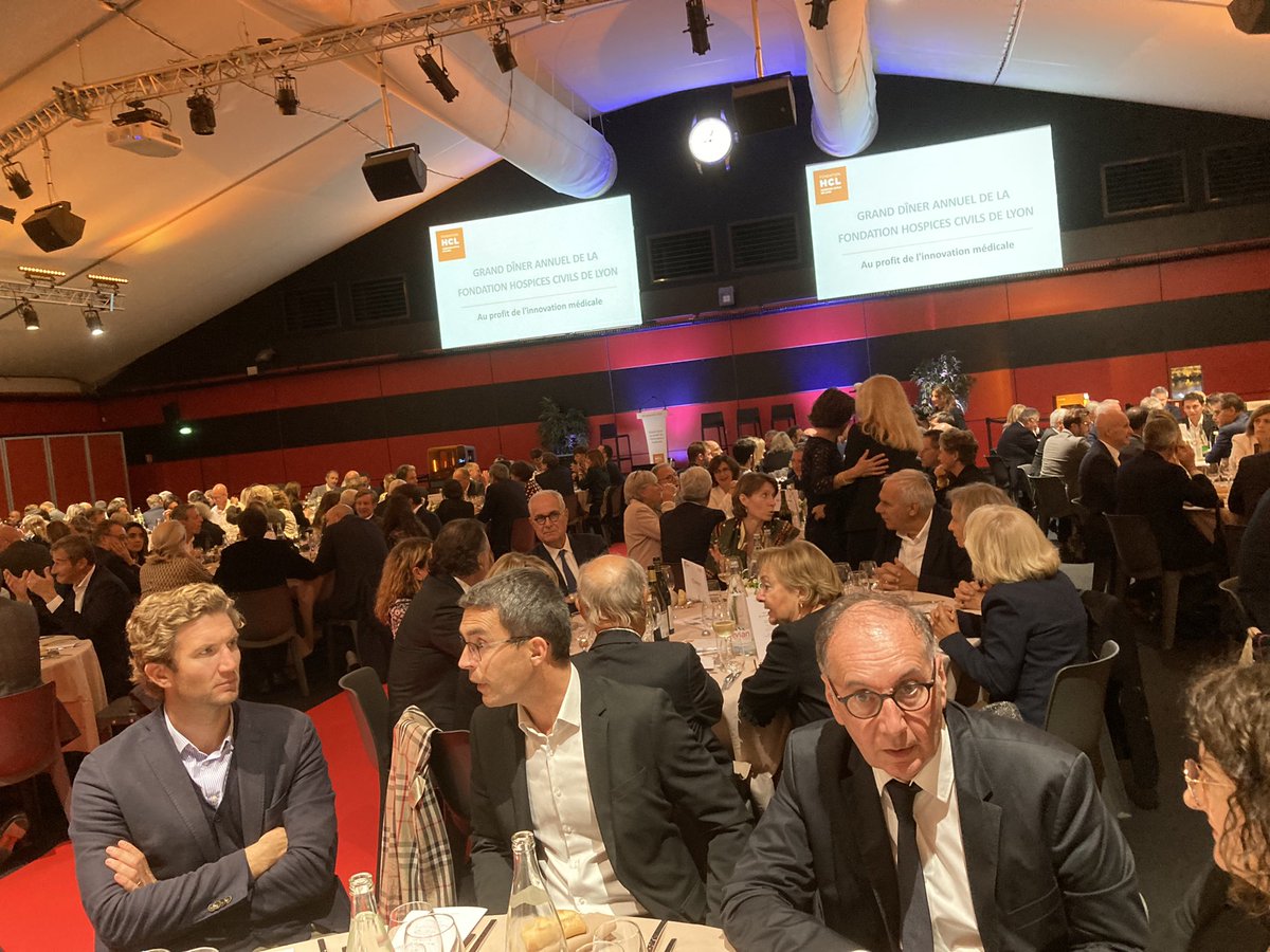 ratajfranck's tweet photo. Heureux de représenter @GroupamaRaa lors du Grand Dîner annuel de la @FondationHCL dédié à l'innovation médicale.
#FondationHCL #FHCL #dinerFHCL https://t.co/H0Mn5D1AIA