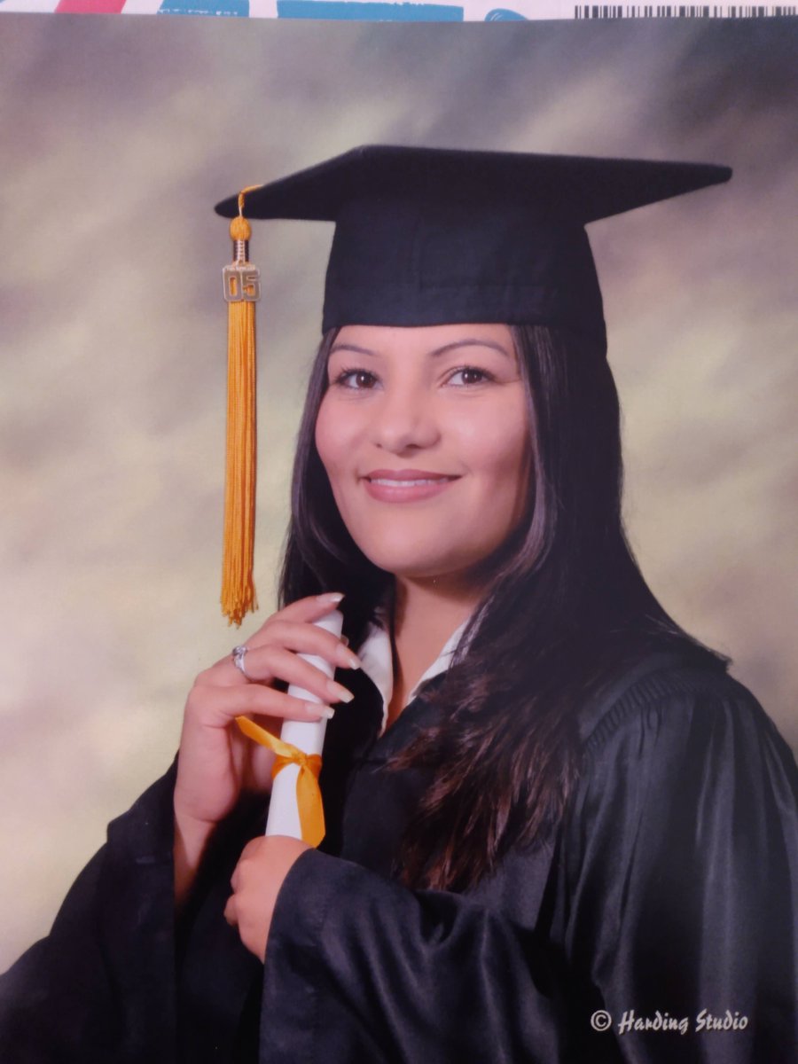 17 years ago I graduated from <a href="/StMarysU/">St. Mary's University</a> with B.S. Biology. 

I am honored to come back to Mi Barrio and give the <a href="/StMarysU/">St. Mary's University</a> Keynote Presentation for the #Student  Summer #Research Symposium!

Si Se Puede! Mi familia is very proud. 🤠🥹#Tejana 
#AcademicTwitter #WomenInSTEM