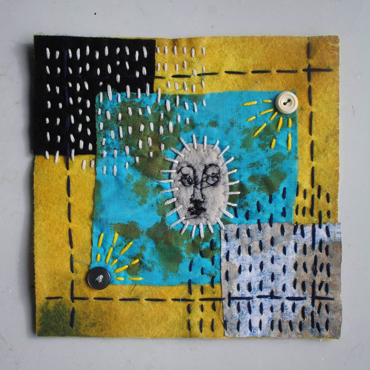 JoannaHartist's tweet photo. Small textured felt and embroidery collage 10. 

..

#experimentalart #artjournal #feltcraft #stitchtherapy #embroiderytherapy #slowstitching #slowstitch #painttextures #paintingonfabric #primitivestitching #textileart #textilecollage https://t.co/0EC6oZ6pXS