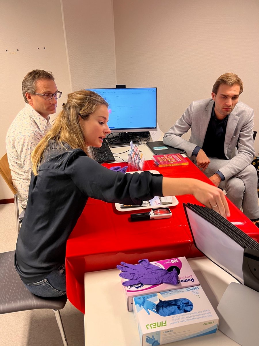 Jellinek (@ggz_jellinek) on Twitter photo Vandaag bracht <a href="/MaartenOoijen/">Maarten van Ooijen</a> een bezoek aan Jellinek. Wij hebben aandacht gevraagd voor alcoholproblematiek en duurzaam preventiebeleid. Er werden indrukwekkende ervaringsverhalen gedeeld en de detox en de drugstestservice werden bezocht. Een geslaagd werkbezoek! Vandaag bracht <a href="/MaartenOoijen/">Maarten van Ooijen</a> een bezoek aan Jellinek. Wij hebben aandacht gevraagd voor alcoholproblematiek en duurzaam preventiebeleid. Er werden indrukwekkende ervaringsverhalen gedeeld en de detox en de drugstestservice werden bezocht. Een geslaagd werkbezoek!
