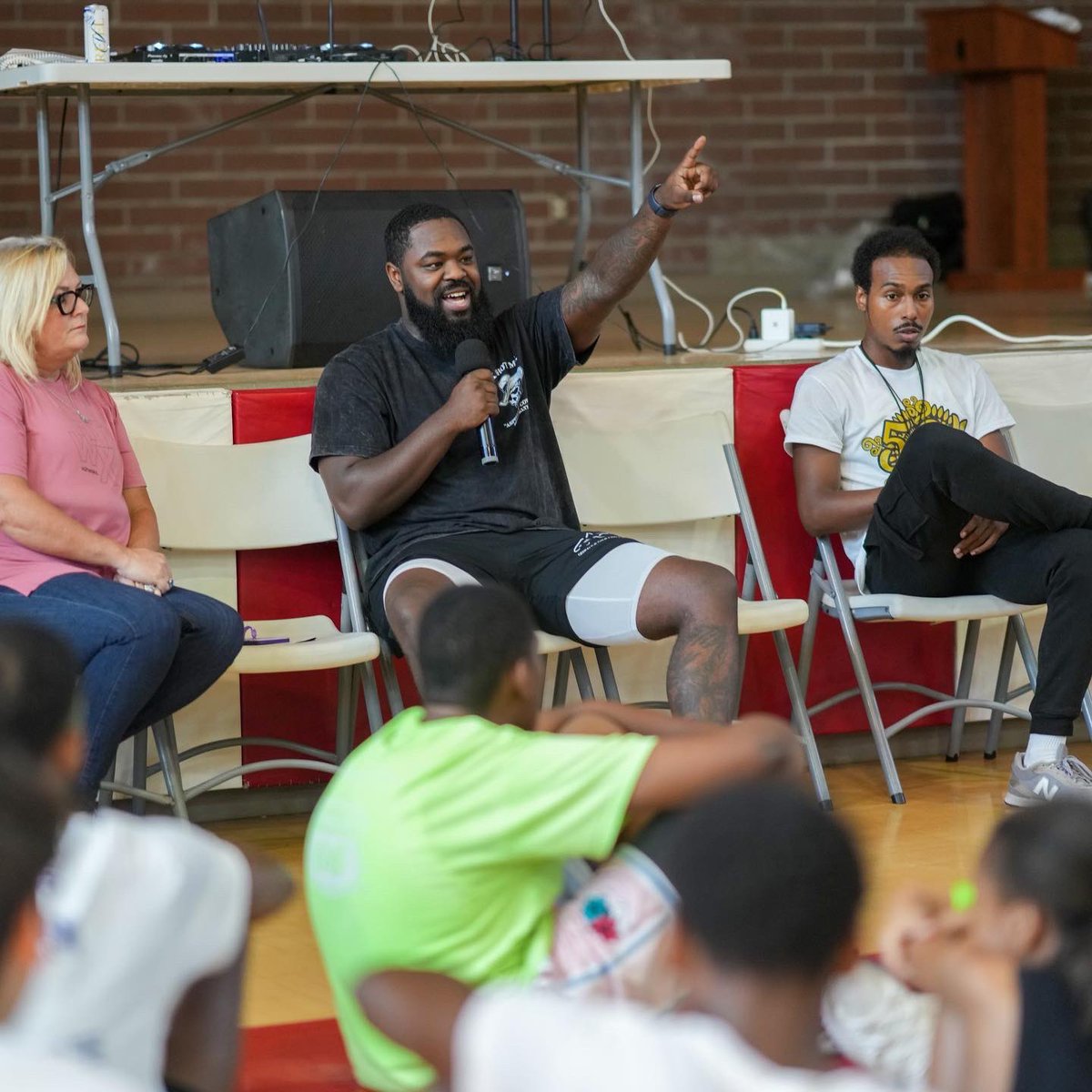 JordanCornish5_'s tweet photo. “We cannot always build the future for our youth, but we can build our youth for the future” 

Nola Fest. Shoutout to @BGreat__ for inviting me out to speak! 

#usethegamedontletthegameuseyou 

For the city ⚜️🖤 https://t.co/3kI1nS1ppm