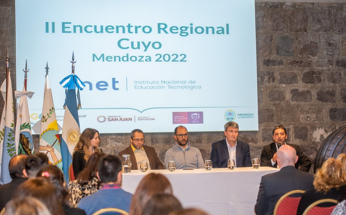 INETetp's tweet photo. Temas: #EducaciónProfesionalSecundaria
Jóvenes
Economía Social
Sistema Nacional de Evaluación, Certificación y Acreditación Integral de la #ETP 
Planes de Mejora
#AulasTalleresMóviles
#CréditoFiscal 
#CoNETyP 
Participaron autoridades nacionales y de #Mendoza, #SanLuis y #SanJuan https://t.co/mjhBOpAP73