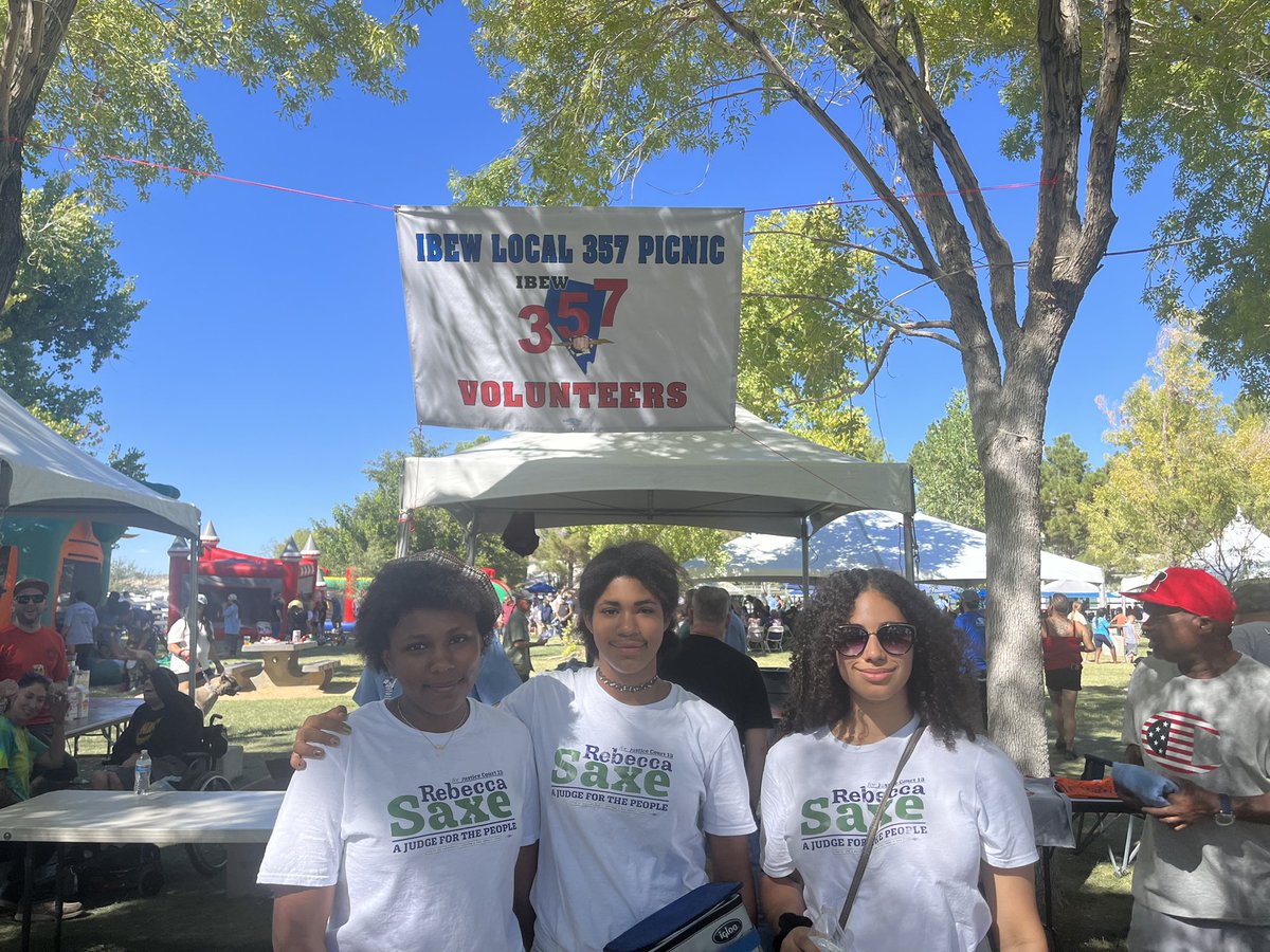 Saxe4Judge's tweet photo. Thank you @ibew357electrician for having #TeamSaxe at your annual cookout.
#WhenWeVoteWeWin #VoteSaxe #Vote #Elections2022 #November8th #MidTerms2022 #CourtsMatter #Courts #Judicial https://t.co/ng02PvDIVl
