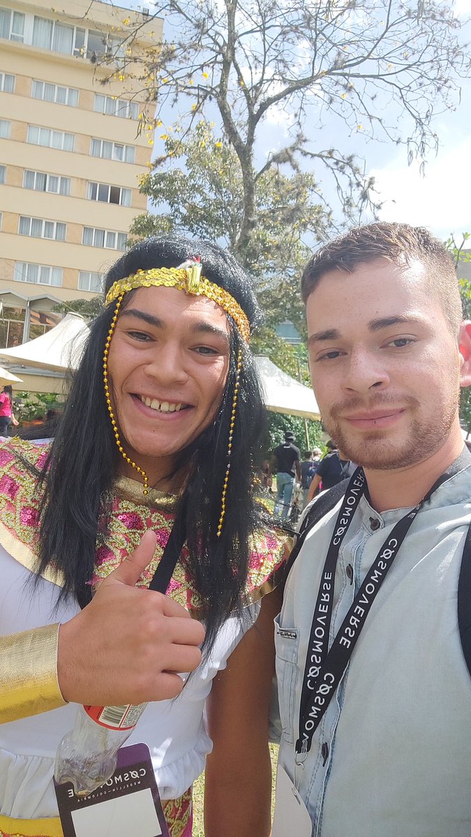 EdujadEdyed's tweet photo. Just spotted a Cosmon leader from @PlayCosmon at #Cosmoverse
Y Napoleón, se fue de vacaciones 🥲 https://t.co/27PIPjqTc4