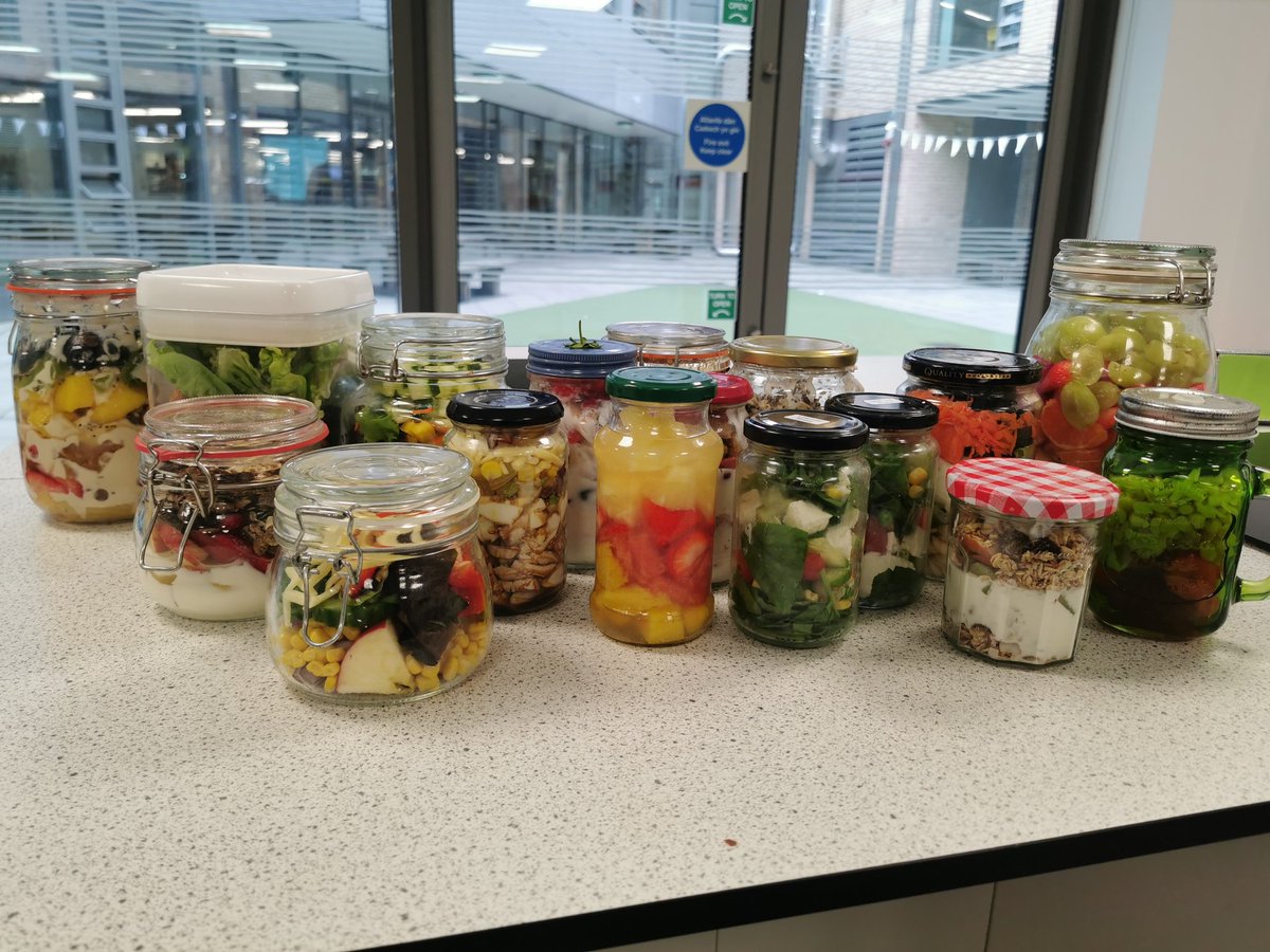 MCS_DT's tweet photo. A fruity feast for the eyes down in the food room today, year 7 learning some essential knife skills in this salad in a jar practical!
🍇🍈🍉🍊🍌🍍🥭🍎🍏🥑🥕🥒🥦
@LearnWithMCS https://t.co/tX8Yss0HyF