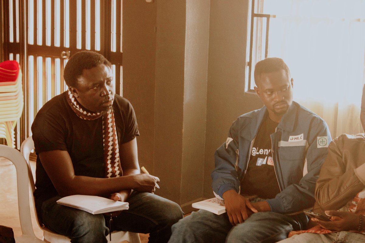 theafankaze's tweet photo. Listening, paying attention, taking notes. Knowledge is light. Knowledge is wealth. #sfnchangout #soulfolknchill

📷 @Agbutun https://t.co/pepW6uVfqi