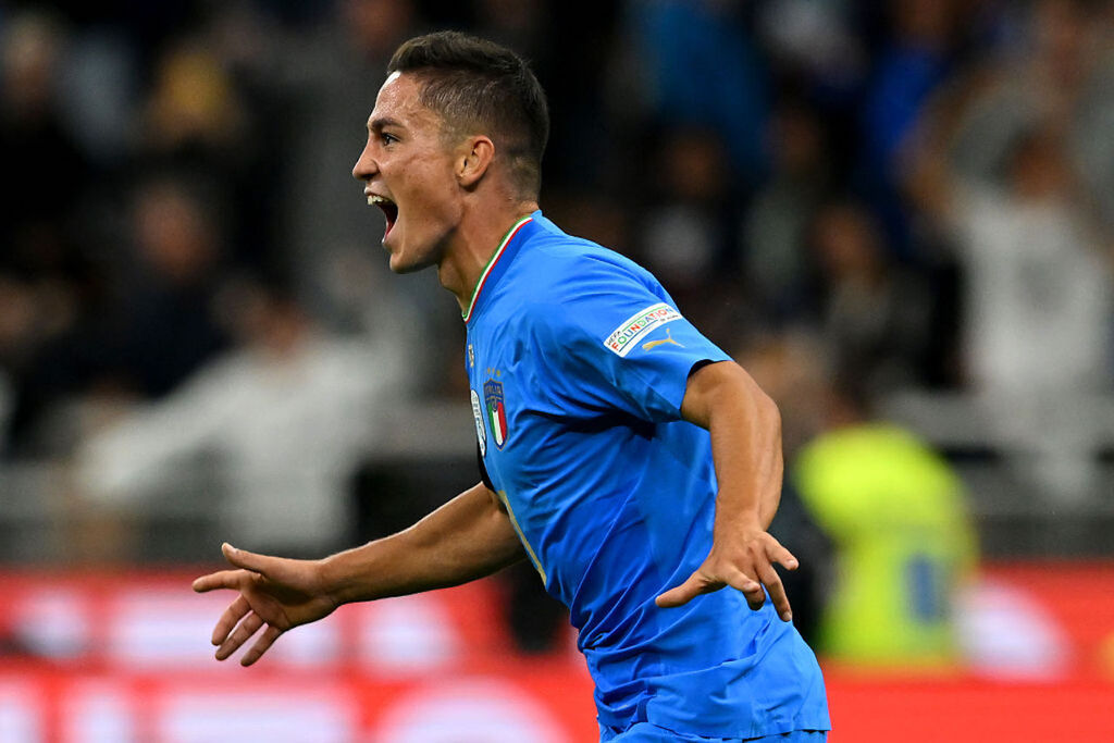 Nandosquad1's tweet photo. Raspadori e Kvara in gol 
#delaurentis se pesca nel cesso trova ostriche cit .

#UngheriaItalia #italia #Napoli #Raspadori #kvara #Kvaradona https://t.co/OVSQJpjNRp