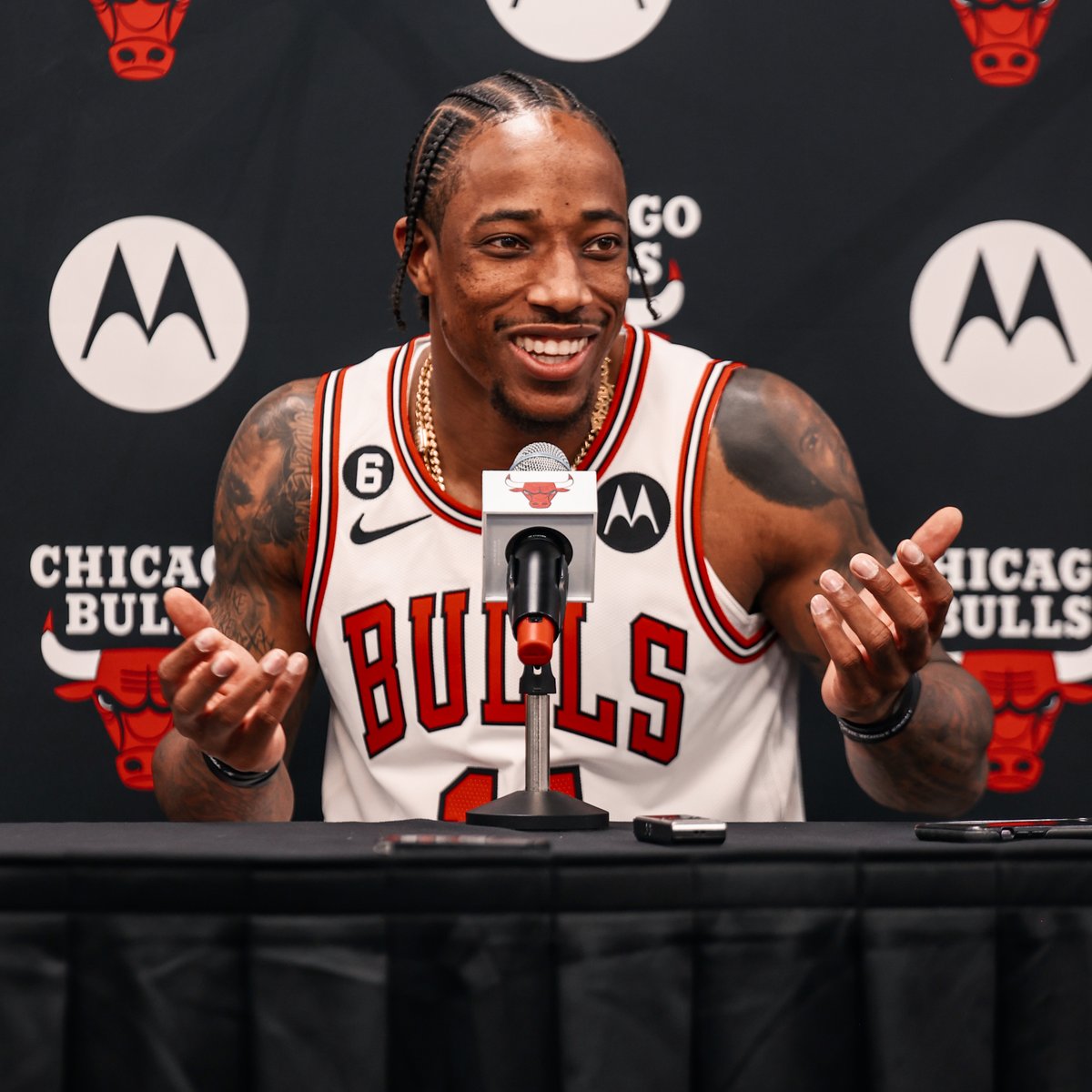chicagobulls's tweet photo. DeMar on the East: "I love the competitive island that the East is on. That's what brings the best out of you, when you have the best around you. Put me in a room with the best it's gonna bring the best out in me." https://t.co/Vx1RjLxgp0