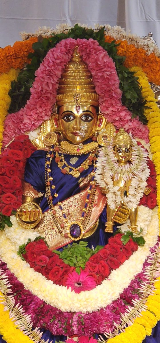 kamathrok's tweet photo. And the wicked and crulel said ...We are going to encroach the whole world..
He smiled and looked at his Sudharshan ...
#DevakiKrishna
#Navarathri https://t.co/fn4B1ZOQ31