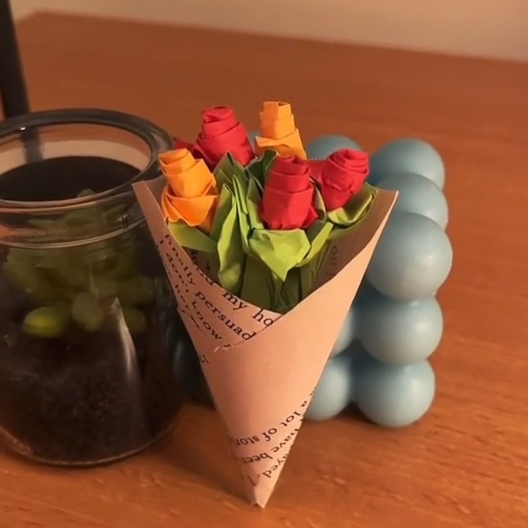 itsnamint's tweet photo. SEKUMPULAN TUTORIAL MEMBUAT BERBAGAI BENTUK ORIGAMI

a thread https://t.co/VbB1NmV53z