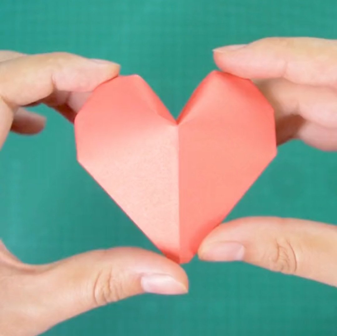 itsnamint's tweet photo. SEKUMPULAN TUTORIAL MEMBUAT BERBAGAI BENTUK ORIGAMI

a thread https://t.co/VbB1NmV53z