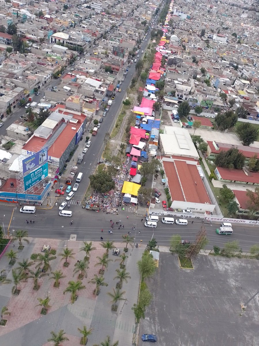 seguridadneza's tweet photo. #EnLasAlturas 🚁 | El helicóptero #Coyote1 realiza patrullaje aéreo de seguridad y vigilancia 🚨, sobre corredores escolares, tianguis, sucursales bancarias y plazas comerciales, para prevenir el robo en sus diversas formas.
#PorAmorANeza Coyote1 siempre al pendiente de ti. https://t.co/MVQThAHIz1