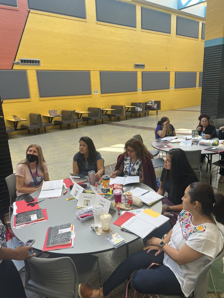 ylianalizette's tweet photo. Shoutout to our ESO3 teachers from @gve_magnet @JenardGrossES @lewiseshisd @RPHarris_ @ABriscoeHISD @BurnetES @PughRamsHISD @Deanda_HISD @MadingES @BonnerElemHISD who attended our day 1 CBLI Academy this past Saturday! @Erwin_Garcia_ @MelbaHJohnson1 @Deche_DL https://t.co/SXQcqA8o6w