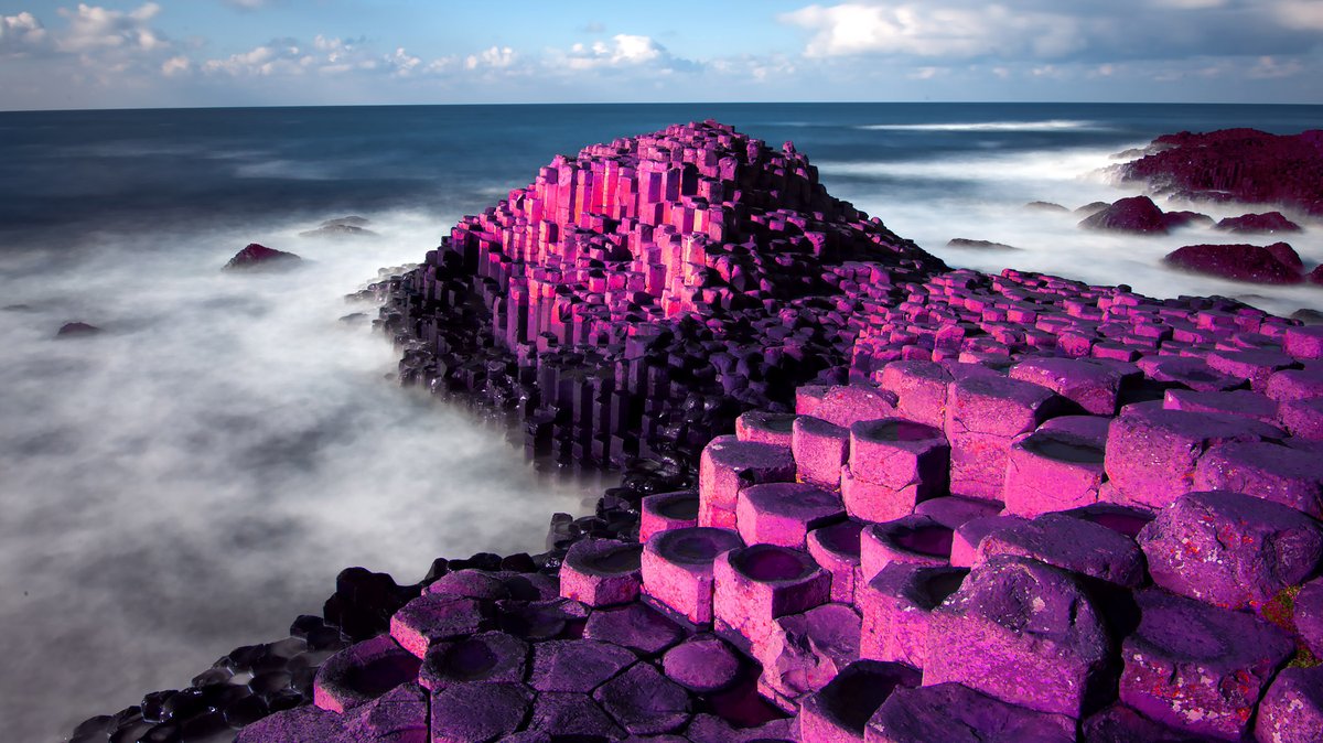OrganDonationNI's tweet photo. We are delighted to once again have the support of @NationalTrustNI for The Big Light Up to mark #OrganDonationWeek 💗
We just love @GCausewayNT, @NTDownhill Mussenden Temple and @NTCastleWard looking awesome in pink to help raise awareness of the #GiftOfLife https://t.co/8Y1qMamKyy