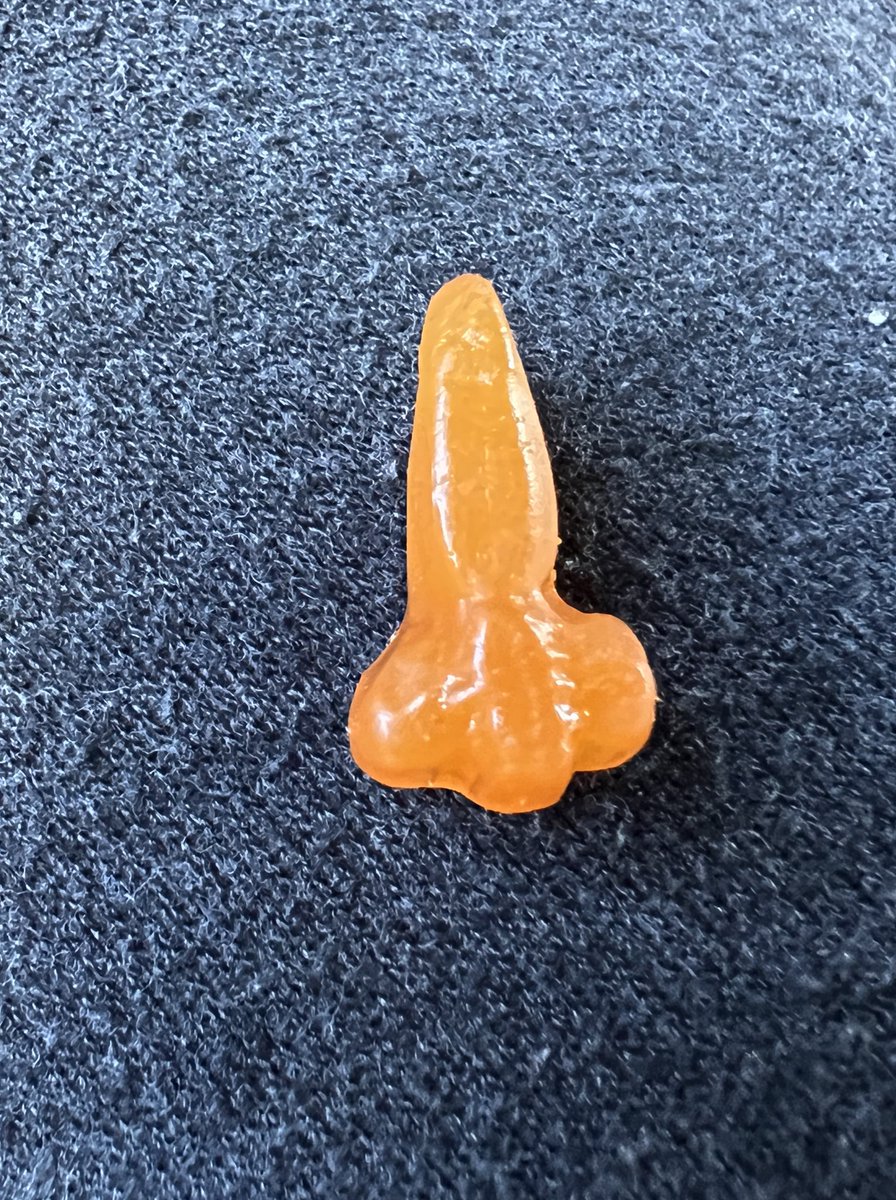 bwoodall0's tweet photo. Two things aside from the obvious: 
These are for kids
A carrot is not a fruit so I’m confused how it was even created.
Come on @Motts…
#badmarketing #nottoday #publicitystunt #wtf #bebetter https://t.co/XlTwPbru51