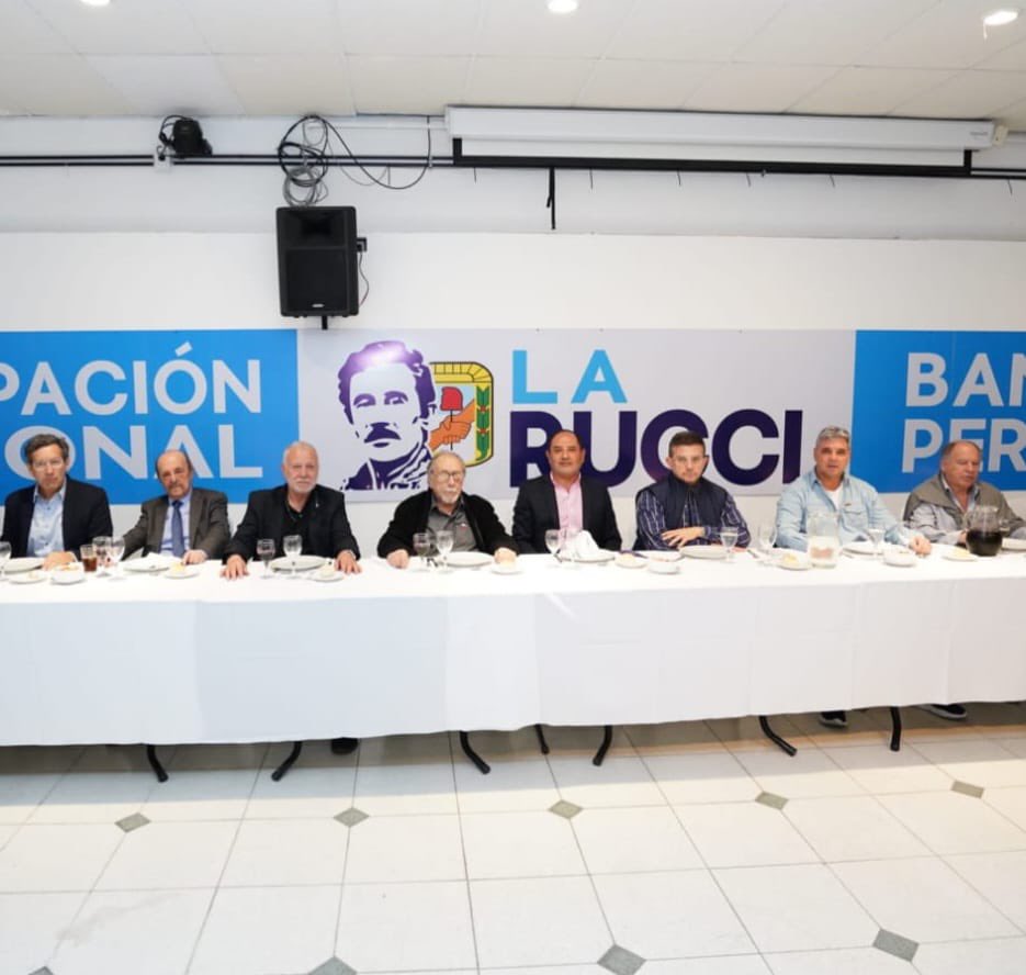 Hoy junto a la Agrupación Bancaria Nacional La Rucci conmemoramos al eterno compañero Ignacio Rucci a 49 años de su asesinato. (1/2)
