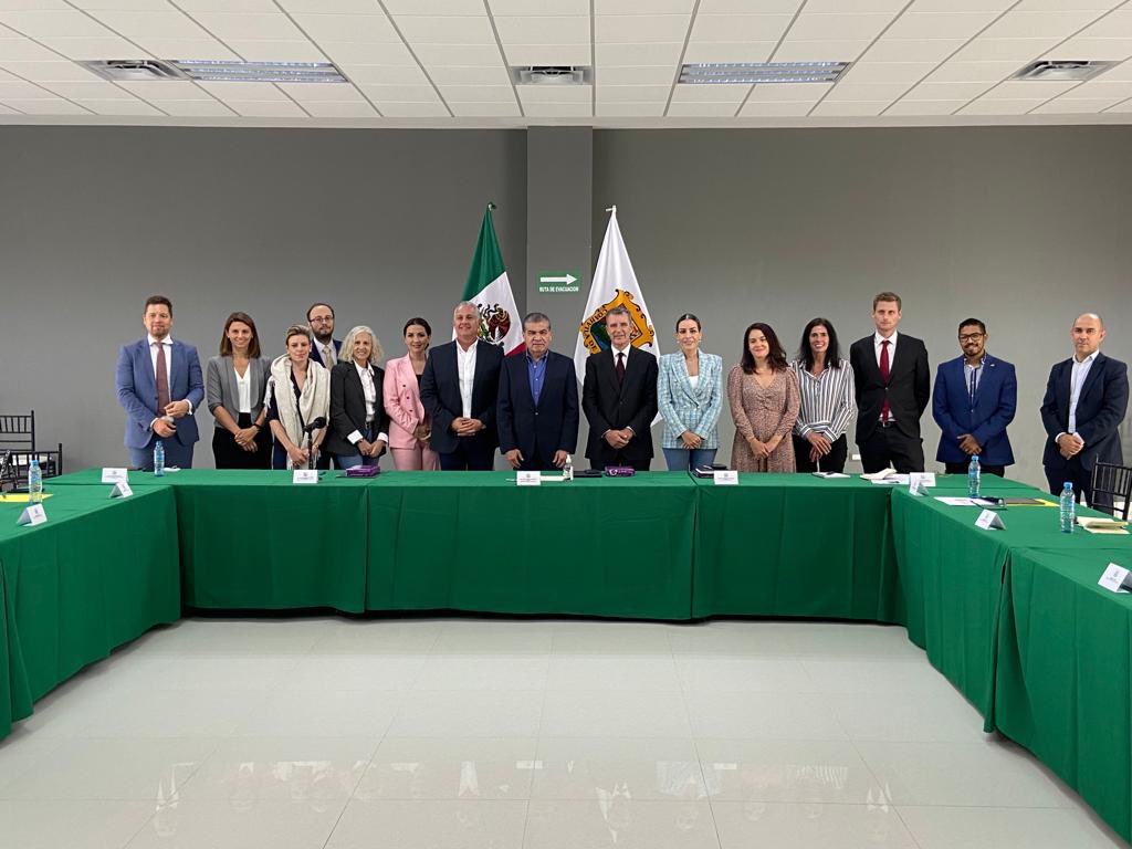 UEenMexico's tweet photo. 📸 En el marco de su visita a Torreón y Parras #Coahuila, los Consejeros económicos, comerciales y agrícolas de la Unión Europea sostuvieron un encuentro con el Gobernador @mrikelme y el Alcalde de Torreón, @RomanCepeda.

¡Gracias por su recibimiento y la productiva reunión! https://t.co/YD12xLfXyQ