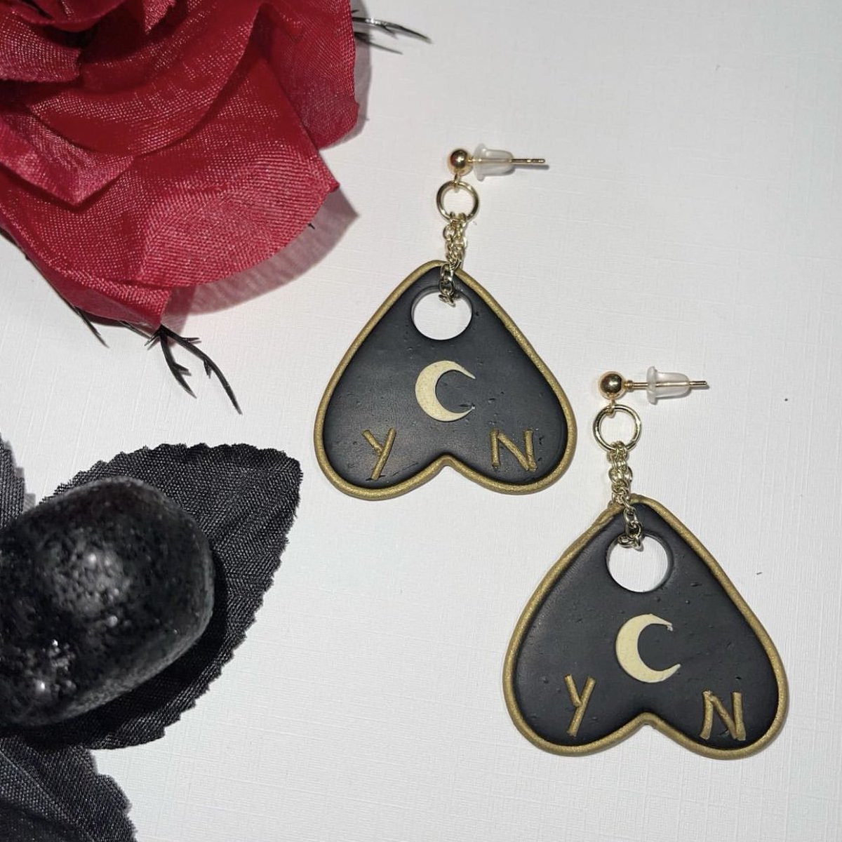 sensitives_shop's tweet photo. I have a sale going on rn on my IG highlight named “story sales”! A lot of earring are $20 plus free shipping ✨ DM if interested in any item 🥹

https://t.co/MAxXOGNijg https://t.co/FB2lf3q19q