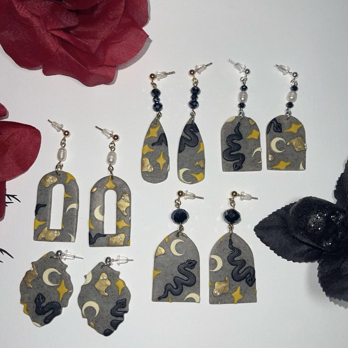 sensitives_shop's tweet photo. I have a sale going on rn on my IG highlight named “story sales”! A lot of earring are $20 plus free shipping ✨ DM if interested in any item 🥹

https://t.co/MAxXOGNijg https://t.co/FB2lf3q19q