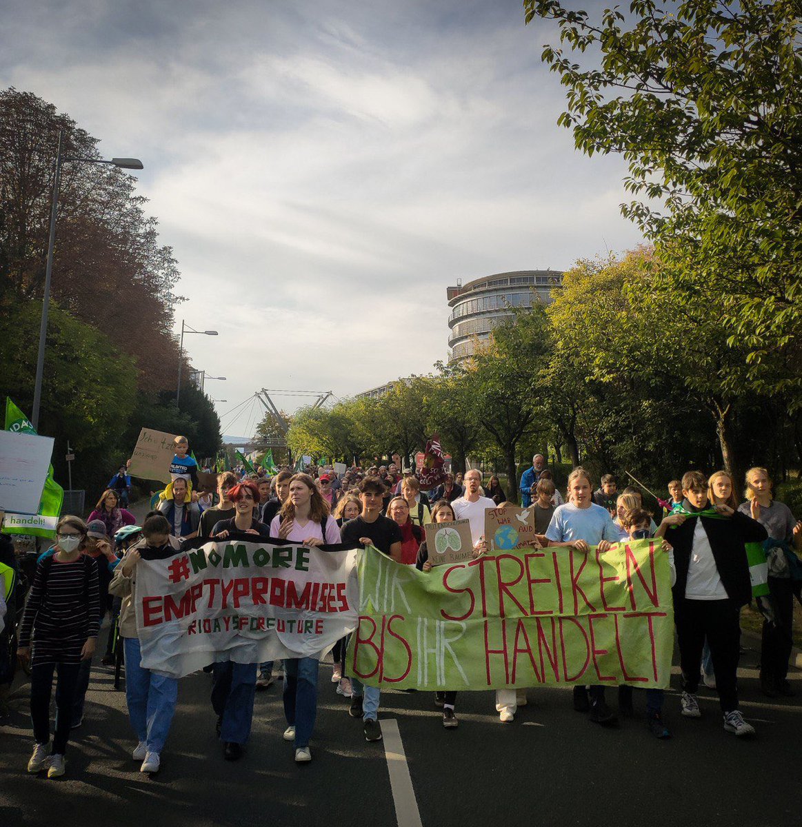 fffhtk's tweet photo. Danke an 350 Teilnehmer für die tolle Demo letzten Freitag                             #FridaysForFuture https://t.co/1LyJpX02GB