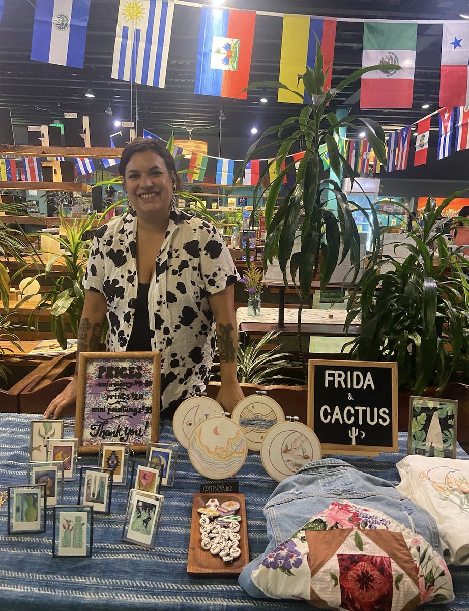 Treehouse_SC's tweet image. 😍¡Apuesto a que no haz visto un dispo tan bonito! 🖼 Hacemos todo lo posible para utilizar nuestro espacio para enriquecer a Santa Cruz con más belleza, ¡&amp;amp;también animar a las comunidades subrepresentadas! 

🤓¿Qué significa para ti #cannabiscreandocomunidad ? Háganos saber!! 😜