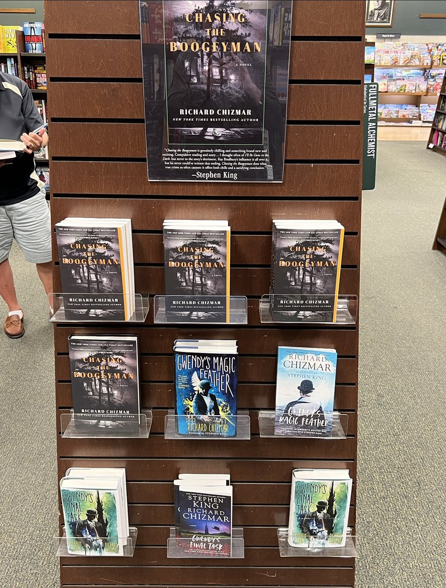 RichardChizmar's tweet photo. Putting together another street team to help promote the CHASING THE BOOGEYMAN paperback this Fall. Please drop me an email at cdancepub@aol.com if you’re interested in helping out. Thanks! https://t.co/lxsEp9HOKP