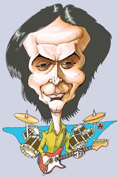 On parmağında on marifet olan bir enstrüman virtüözü. 
13 Ocak 1949 günü Karşıyaka’da doğdu.
Türkiye’de adı yeterince duyulmasa da, Amerika’da parmakla gösterilen müziğin dahi çocuğu.
Dünyaca ünlü isimlerle çalışmış