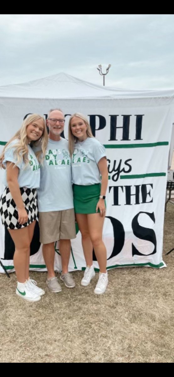 Tracysa59497212's tweet photo. Proud girl dad for National Daughters Day. I have to praise God for these two!!! I am blessed beyond words. So proud of the awesome young ladies they have become!!! https://t.co/1r3JJhHVWb