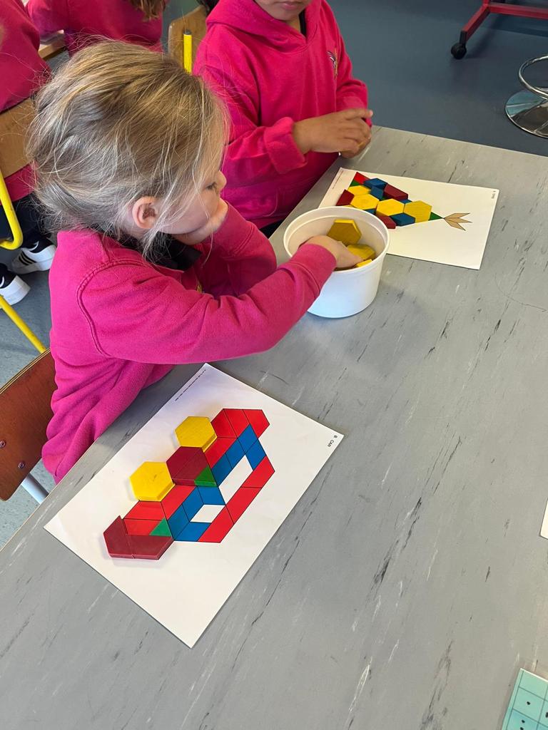 TogherGirls's tweet photo. More wonderful hands on learning experiences for Miss Driscoll's class @TogherGirls. #learningisfun #Mathsinschool #education https://t.co/JrRJYU01HY