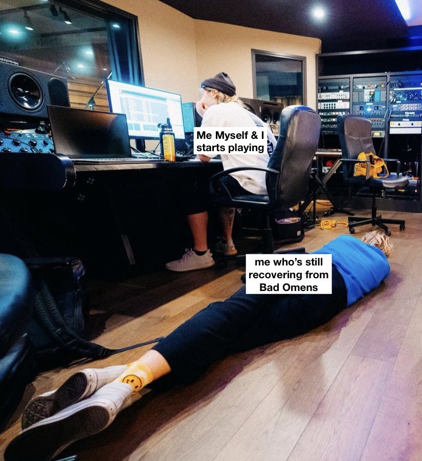 oscoafi's tweet photo. playing 5sos5 in order is really something https://t.co/ZPWgANwbhv