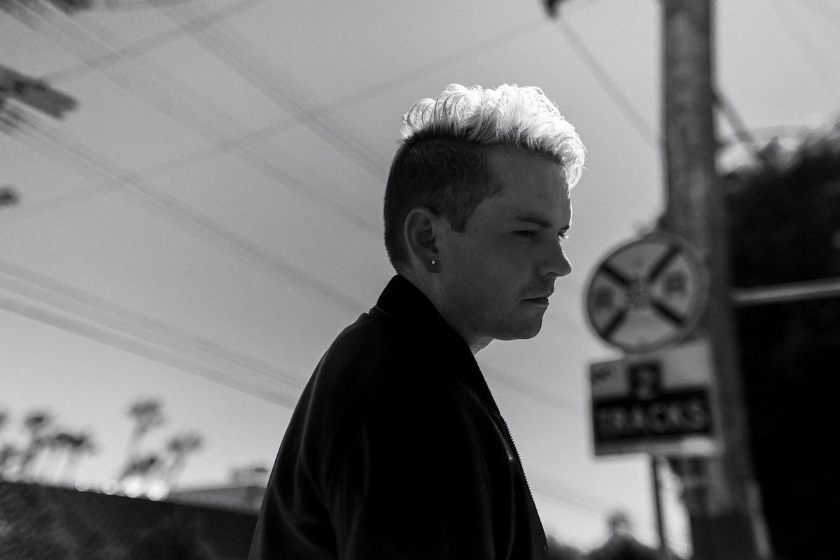 jusdavin's tweet photo. Pt 1: I’d like to take a moment to acknowledge a very special individual. @mrqswhly, without taking away from the story you visually captured here in this photo, I want to sing for you. Thank you for always being so inspiring, motivational and in tune. https://t.co/YFkAqMTwiv