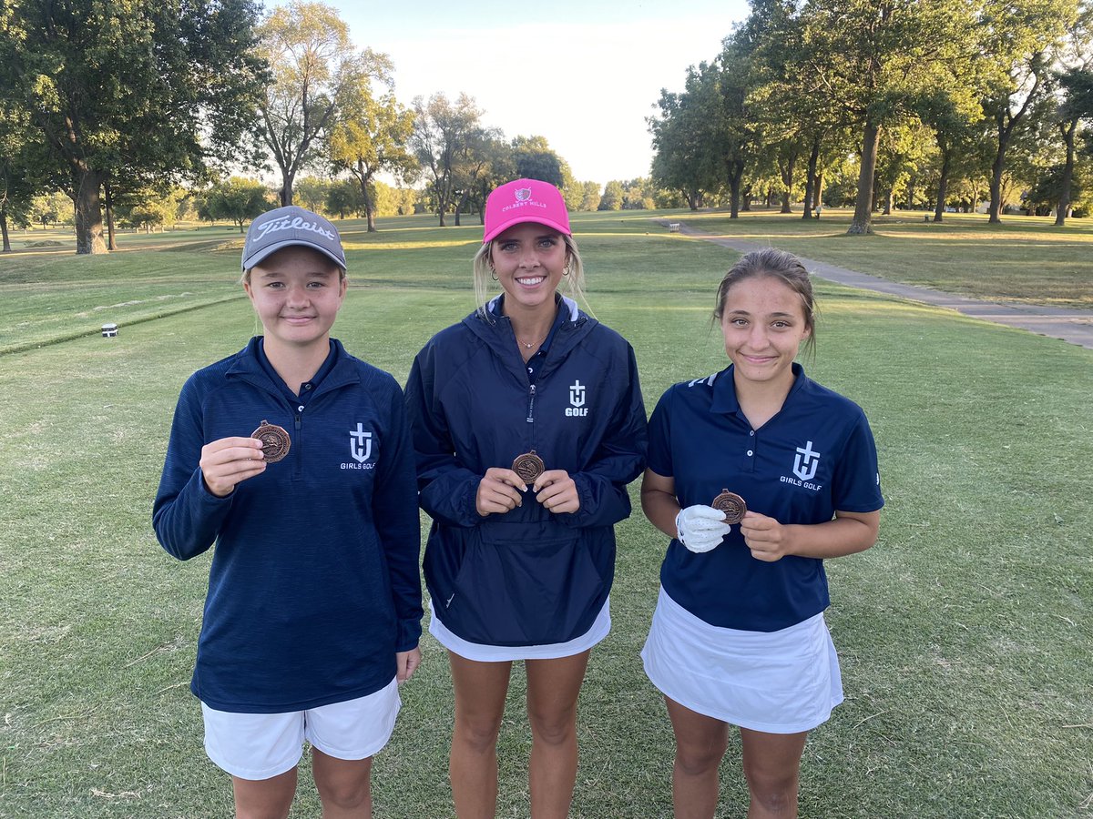 jayson_jduncan's tweet photo. Playing well at the right time!  3 in the top 7, and a great 3rd place finish as a team in the centennial!!  2 ELITE golfers in pic 2, and 6 others that can’t beat their coaches!! #makingarun #Haydengolf #🧐 https://t.co/0CgB4fl7tI