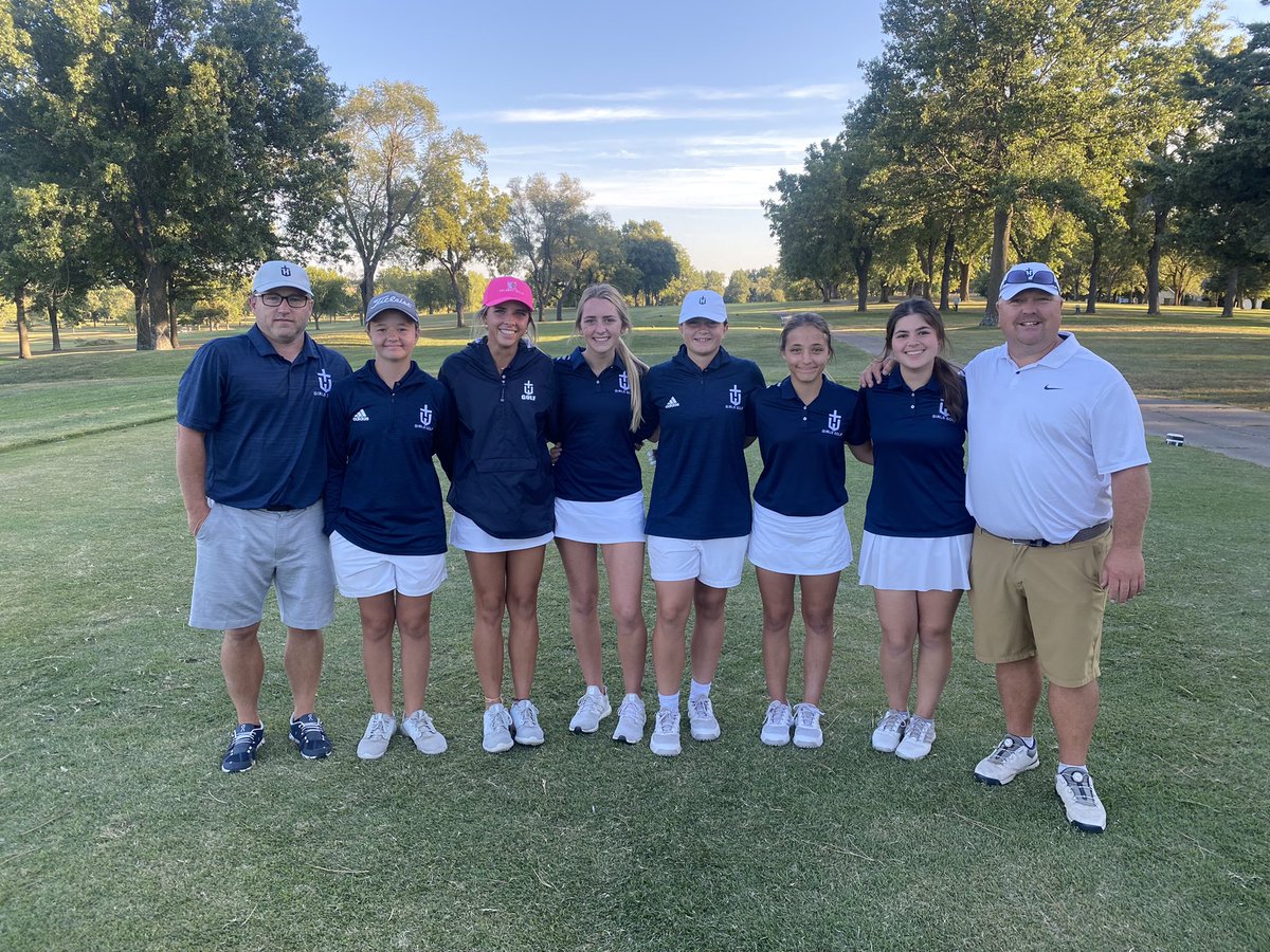 Playing well at the right time!  3 in the top 7, and a great 3rd place finish as a team in the centennial!!  2 ELITE golfers in pic 2, and 6 others that can’t beat their coaches!! #makingarun #Haydengolf #🧐