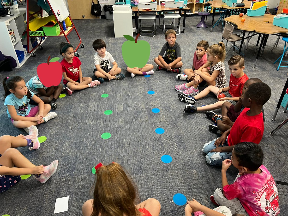 For community circle today we used two different apples to show how kind words and unkind words can effect us! Sometimes people might look ok on the outside, but our words are really powerful and always effect our hearts!  🍎🤍🍏#bengalpride