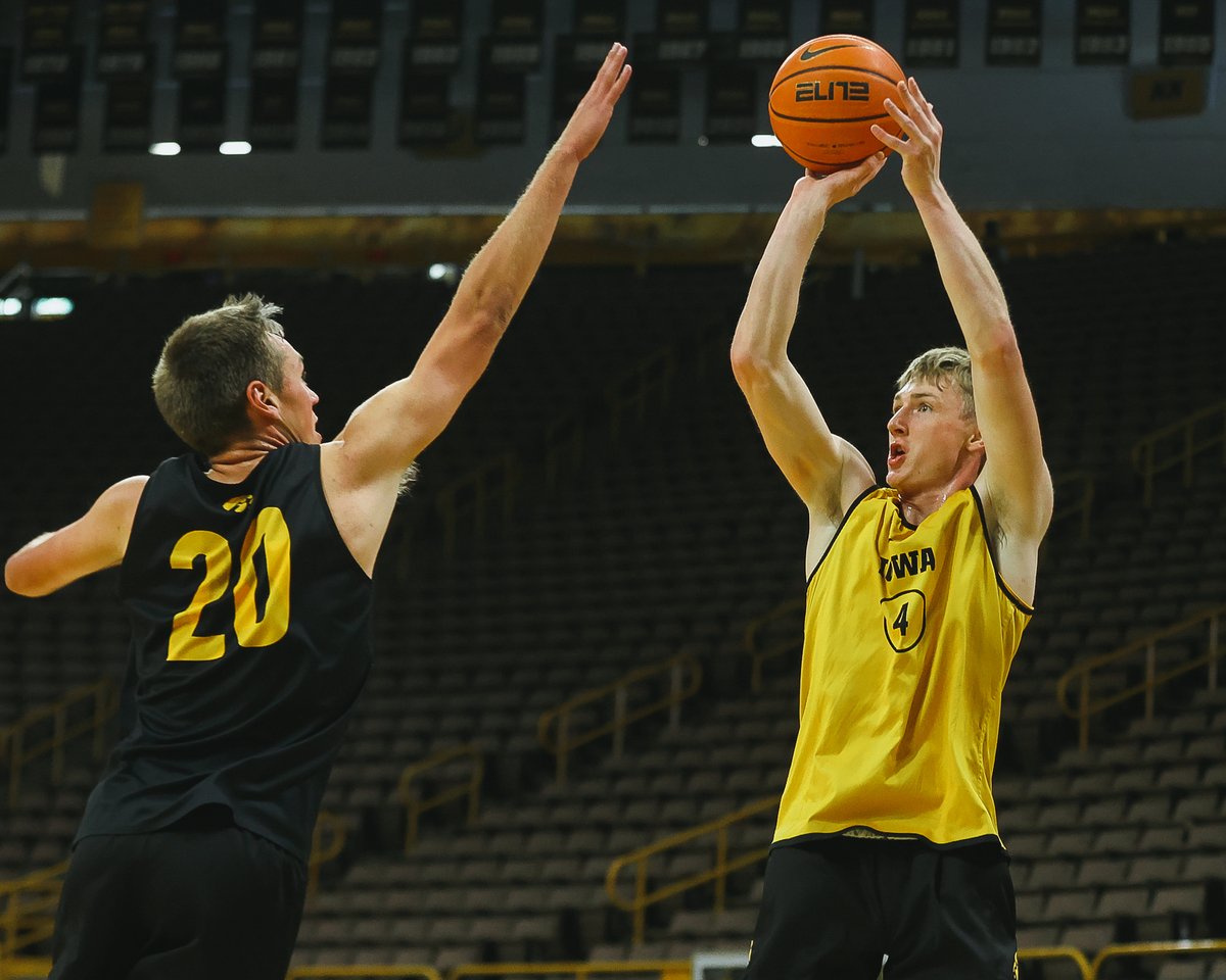 𝗢𝗳𝗳𝗶𝗰𝗶𝗮𝗹𝗹𝘆 𝗢𝗳𝗳𝗶𝗰𝗶𝗮𝗹 🏀
First Day of Practice ☑️

#Hawkeyes