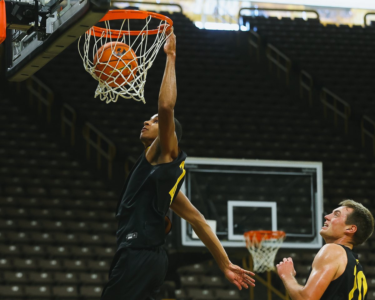 IowaHoops's tweet photo. 𝗢𝗳𝗳𝗶𝗰𝗶𝗮𝗹𝗹𝘆 𝗢𝗳𝗳𝗶𝗰𝗶𝗮𝗹 🏀
First Day of Practice ☑️

#Hawkeyes https://t.co/X6Zi3FzBRM