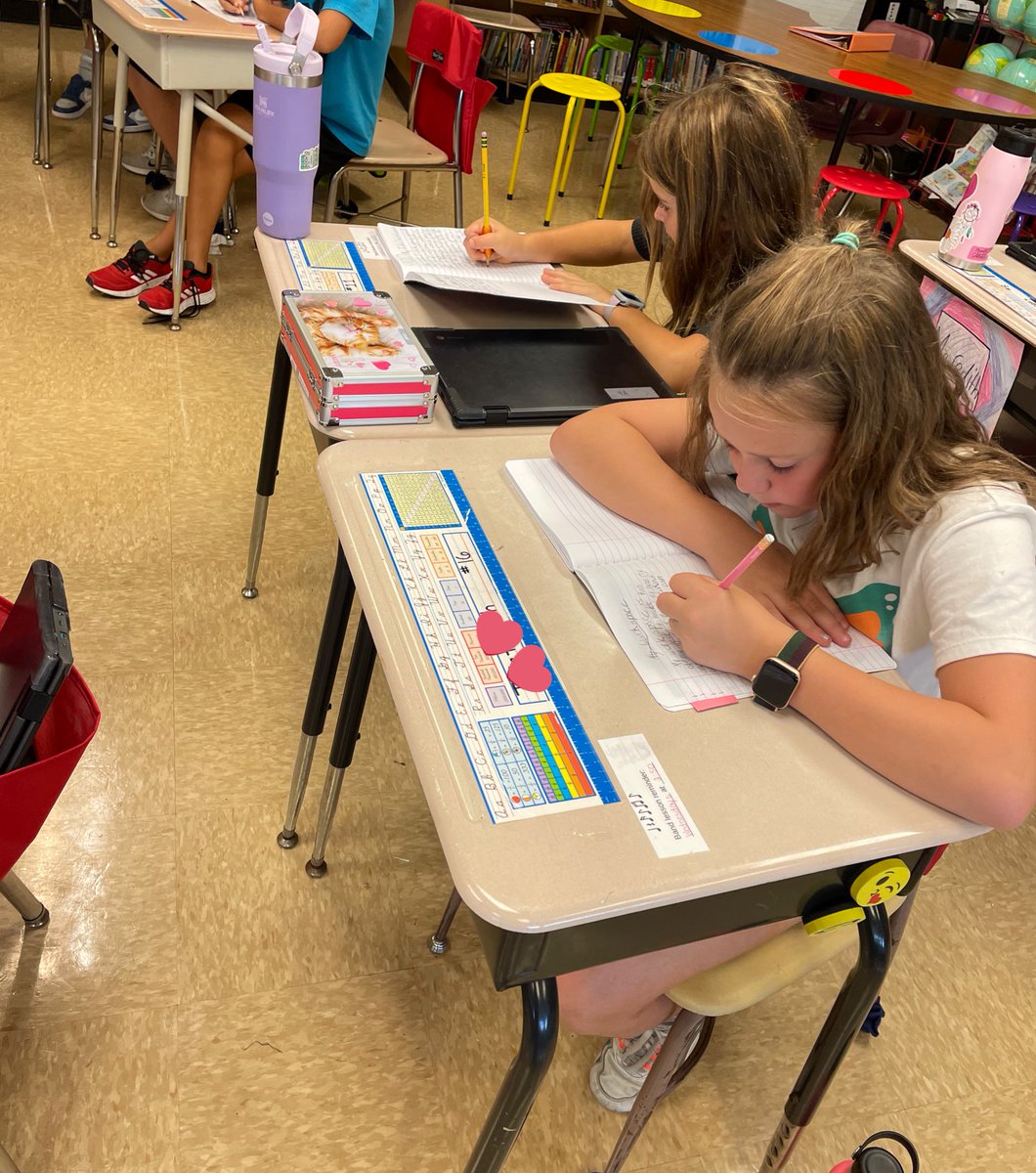 ErinMancini3's tweet photo. A lot of writing (&amp; sharing!) has been happening in 4A! This past week, we generated Heart Maps to show what’s important to us. I love to see my students value each other’s work ♥️ #WritingWorkshop ✍️📓 https://t.co/Gsk1pu4LF3