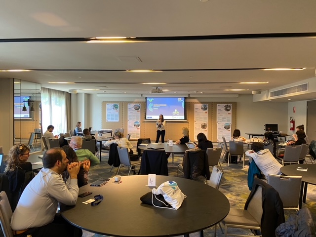 Inició nuestra participación en el IV Encuentro Anual de Beneficiarios de @EUROCLIMA_UE_AL en Uruguay, del que hacemos parte junto con <a href="/AFD_es/">Agence française de développement Amérique Latine</a>  y <a href="/giz_gmbh/">GIZ</a>, con el componente Movilidad Urbana, ¡participan activamente nuestras despacianas <a href="/marina_moscoso/">Marina Moscoso</a> y <a href="/calder_patika/">Patricia Calderón</a>! 🪁