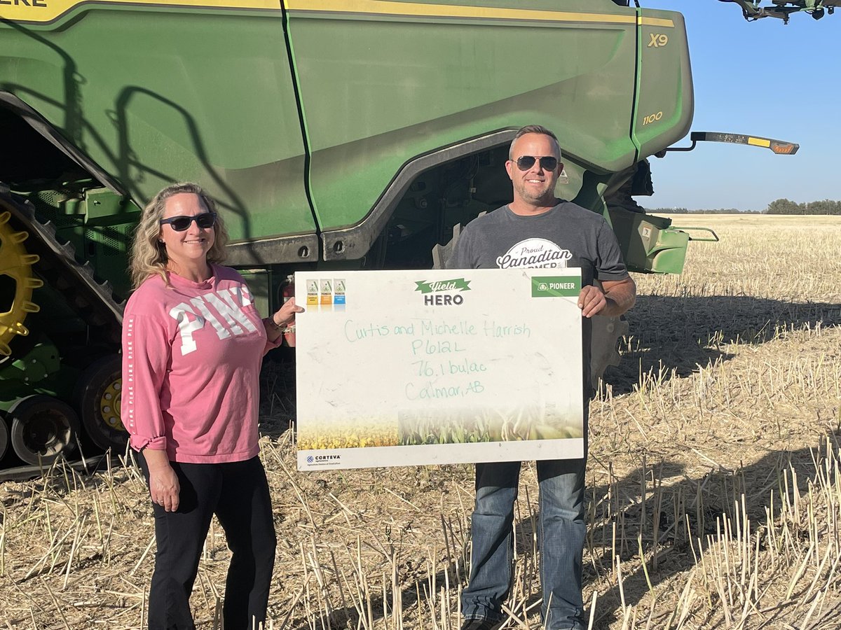 taychamulka's tweet photo. A great way to finish up harvest! New P612L flexing its muscles in Calmar! Great job Curtis and Michelle! #YieldHero22 @CurtisHarrish @PioneerSeedsCA https://t.co/XMUHOuvy8N