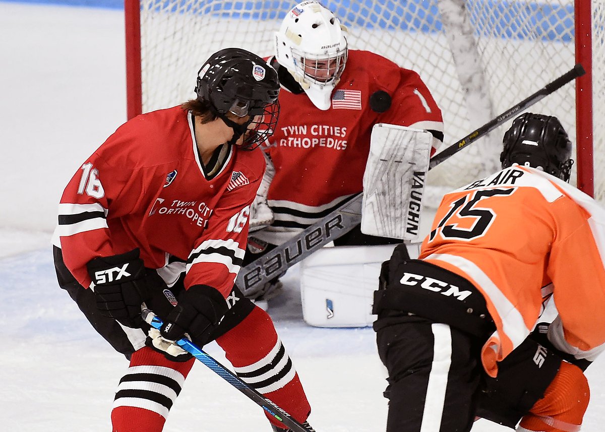 ELPuckOfficial's tweet photo. Pic Six: Selection of photos from Week 3 action. (2/2) 
https://t.co/oXXbVGdIAS @EVBoysHSHOCKEY @chanbhok @CHSCougarPuck @TonkaBoysPuck @EHShornetsnest https://t.co/vvdU16T4Pi