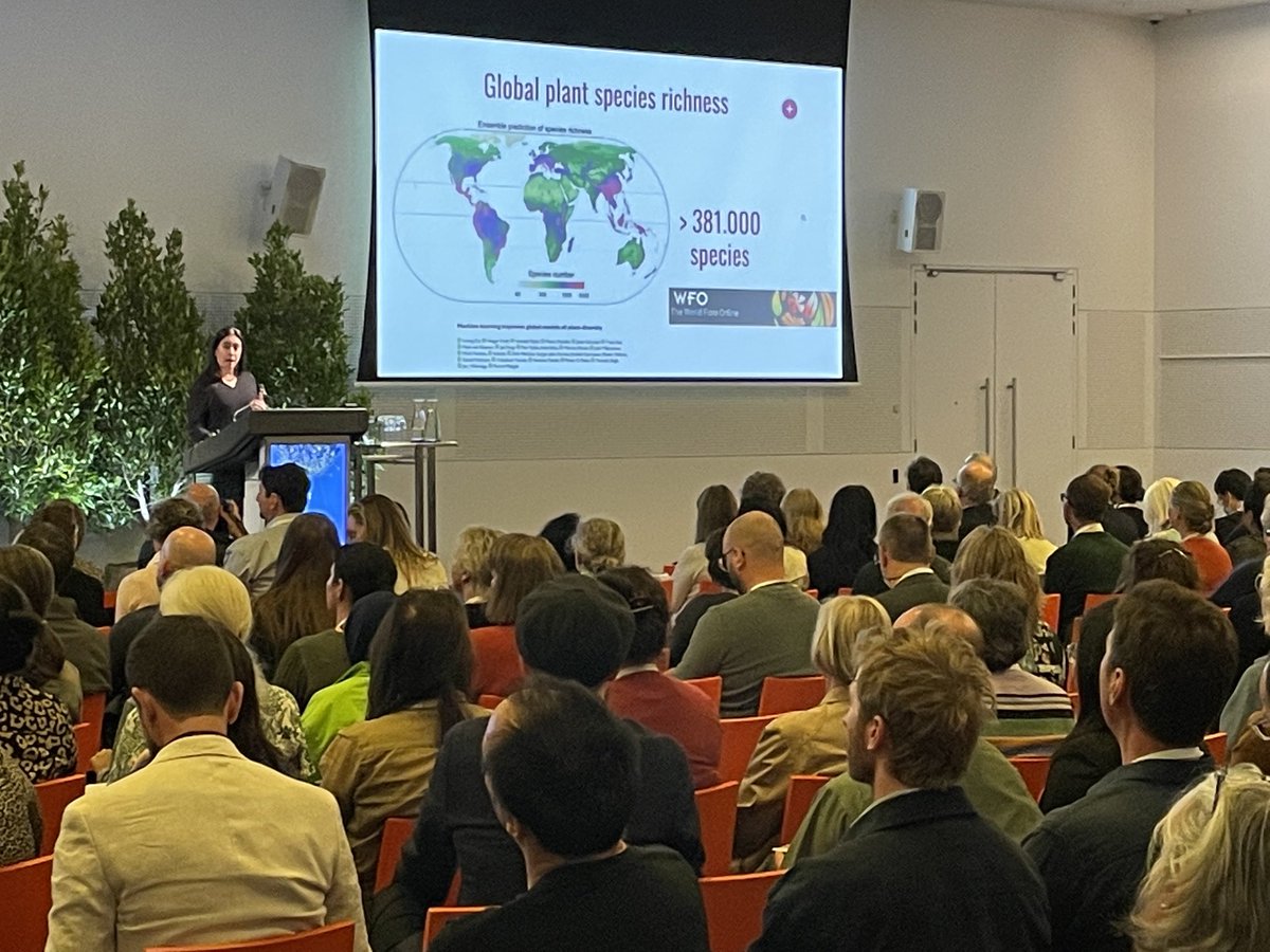 Cristina Lopez-Gallego speaking to a packed house at #7GBGC in Melbourne. Really selling the biodiversity of Colombia!